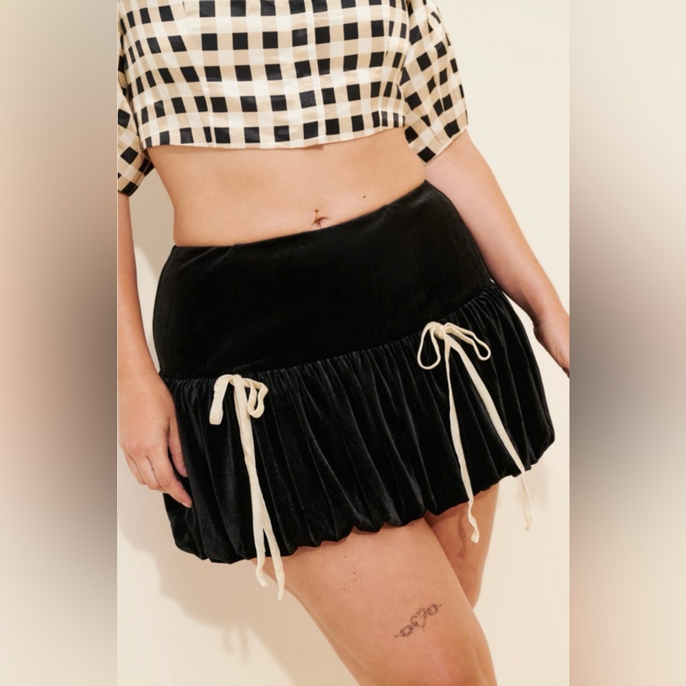 Lisa Says Gah Scarlett Bubble Mini Skirt Large - Picture 9 of 9